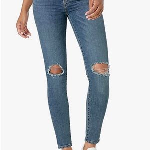 Levi’s 721 High Rise Skinny Jeans